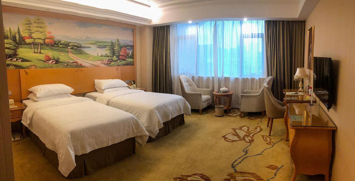 Vienna International Hotel Puning International Commodity City Экстерьер фото