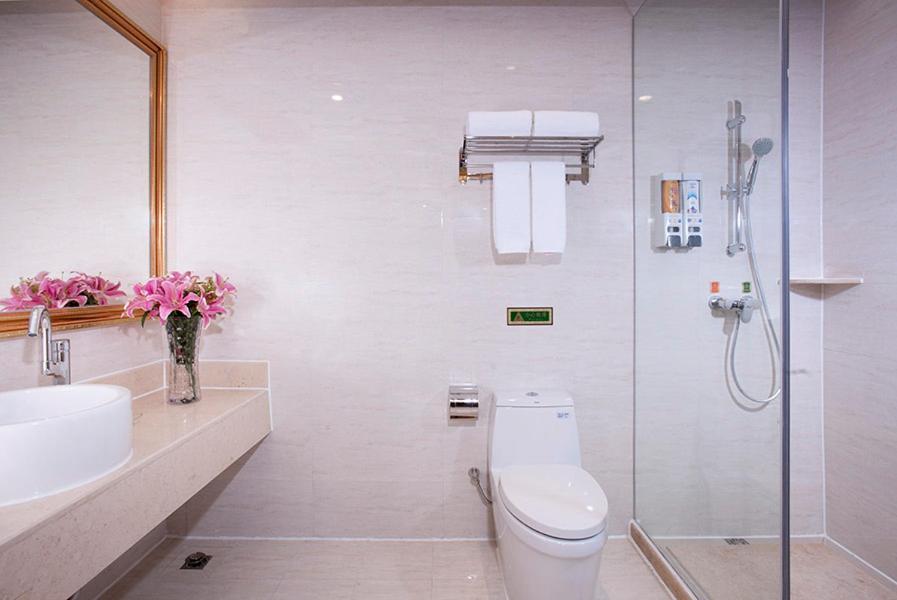 Vienna International Hotel Puning International Commodity City Экстерьер фото